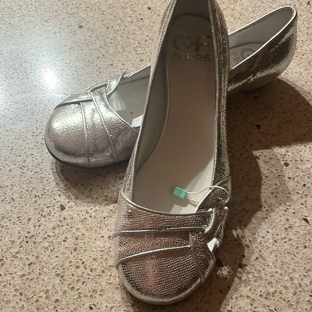 Leather GF Ferre. Brand new. Color rose gold. Never worn. Made in Italy